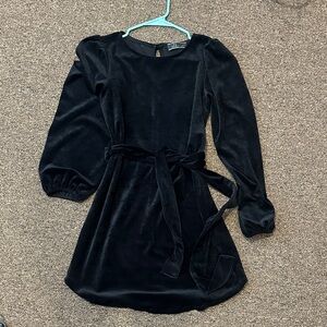 Blue Blush Elegant Black Velvet Long Sleeve Dress